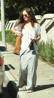 Minka Kelly feet photo thumbnail