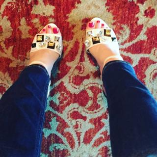 Elizabeth Banks feet photo thumbnail