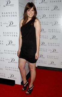 Mandy Moore feet photo thumbnail