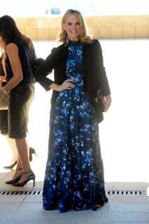 Molly Sims feet photo thumbnail