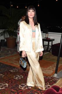 Selma Blair feet photo thumbnail