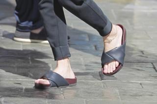 Ashley Olsen feet photo thumbnail