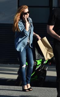 Amy Adams feet photo thumbnail