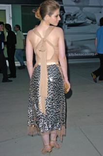 Michelle Trachtenberg feet photo thumbnail