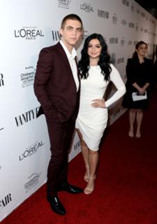 Ariel Winter feet photo thumbnail