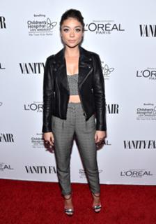 Sarah Hyland feet photo thumbnail