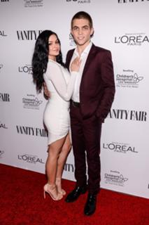 Ariel Winter feet photo thumbnail
