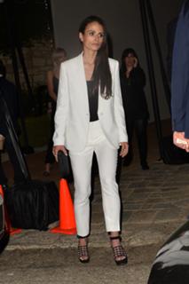 Jordana Brewster feet photo thumbnail