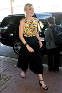 Malin Akerman feet photo thumbnail