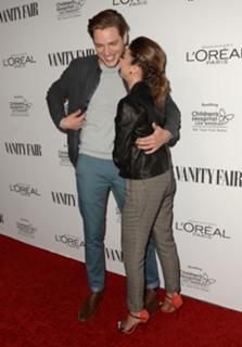 Sarah Hyland feet photo thumbnail