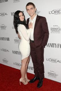 Ariel Winter feet photo thumbnail