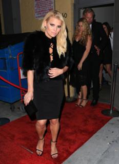 Jessica Simpson feet photo thumbnail