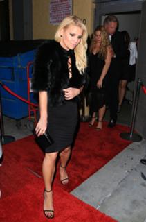 Jessica Simpson feet photo thumbnail