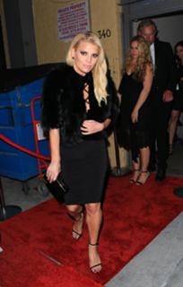 Jessica Simpson feet photo thumbnail