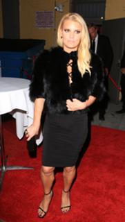 Jessica Simpson feet photo thumbnail