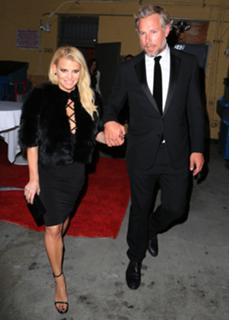 Jessica Simpson feet photo thumbnail