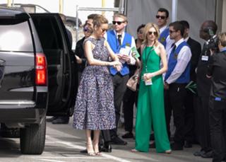 Brie Larson feet photo thumbnail