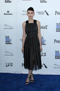 Rooney Mara feet photo thumbnail