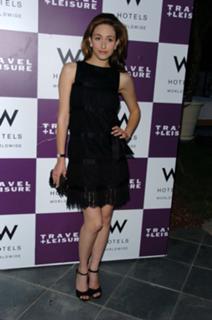 Emmy Rossum feet photo thumbnail