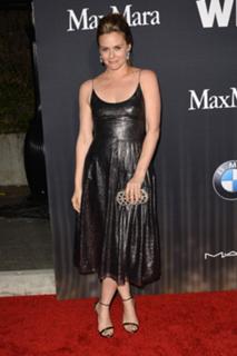 Alicia Silverstone feet photo thumbnail