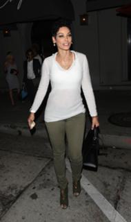 Nicole Murphy feet photo thumbnail