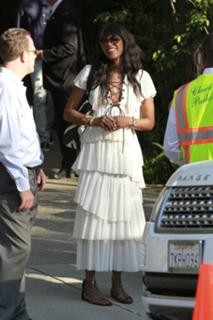 Naomi Campbell feet photo thumbnail
