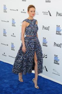 Brie Larson feet photo thumbnail