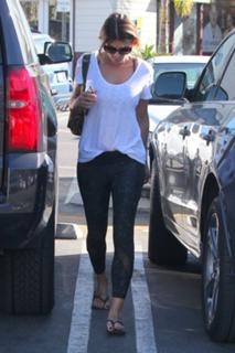Elisabetta Canalis feet photo thumbnail