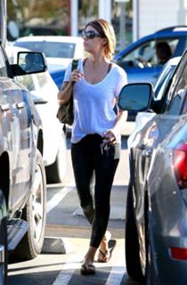 Elisabetta Canalis feet photo thumbnail