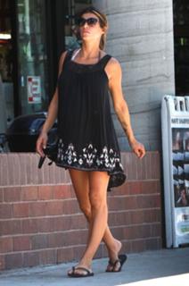 Elisabetta Canalis feet photo thumbnail