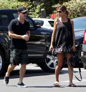 Elisabetta Canalis feet photo thumbnail