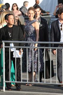 Brie Larson feet photo thumbnail