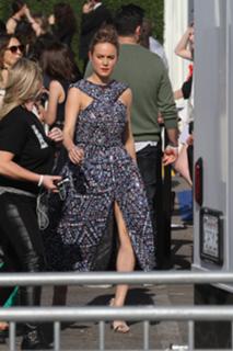 Brie Larson feet photo thumbnail