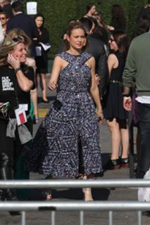 Brie Larson feet photo thumbnail