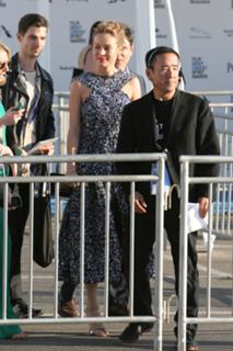 Brie Larson feet photo thumbnail