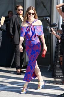 Jessica Biel feet photo thumbnail