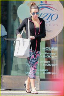 Lea Michele feet photo thumbnail