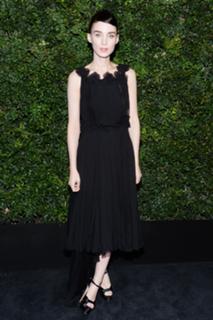 Rooney Mara feet photo thumbnail