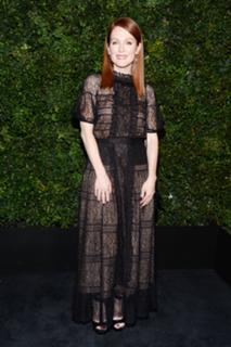Julianne Moore feet photo thumbnail