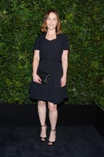 Emilia Clarke feet photo thumbnail