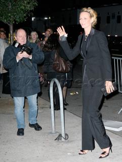 Uma Thurman feet photo thumbnail