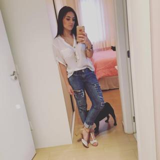 Kéfera Buchmann feet photo thumbnail