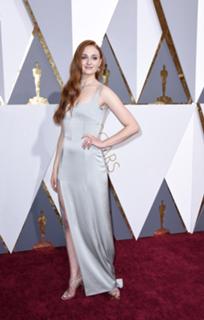Sophie Turner feet photo thumbnail