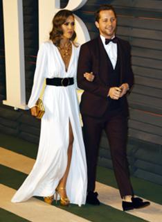Jessica Alba feet photo thumbnail
