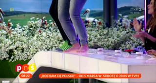 Ewa Farna feet photo thumbnail
