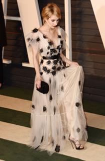 Emma Roberts feet photo thumbnail