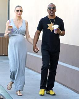 Paige Butcher feet photo thumbnail