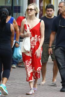 Fearne Cotton feet photo thumbnail