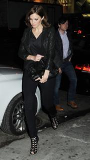 Mandy Moore feet photo thumbnail
