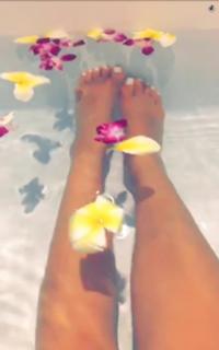Shay Mitchell feet photo thumbnail